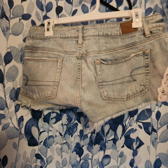 American Eagle Outfitters Denim Lace Trim Women Shorts Size 6 - Picture 7 of 7